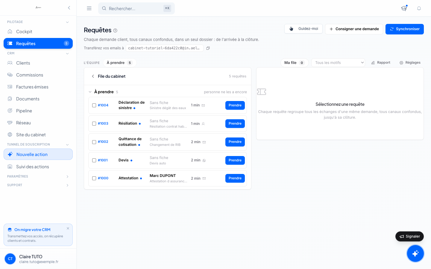 La file des requêtes dans Aeliam : chaque email client devient une demande à prendre, avec son motif